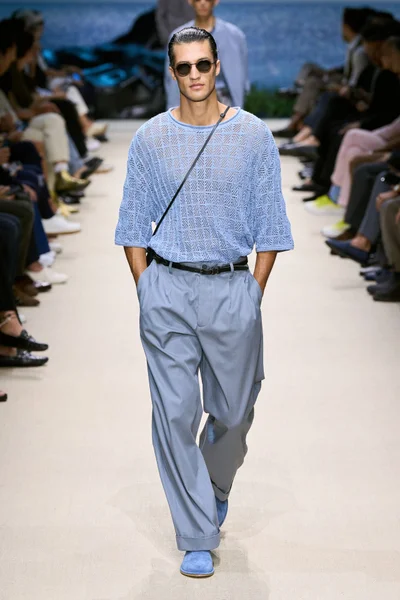Look 75